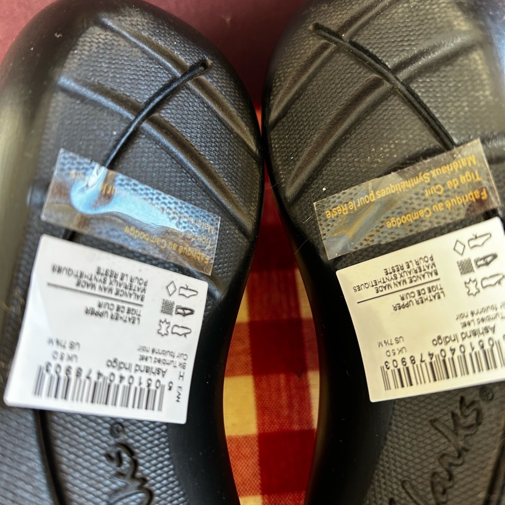 Clark’s Leather Comfy Stylish Slip Ons - Picture 8 of 8